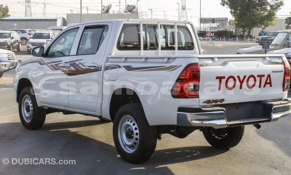 Buy Import Toyota Hilux White Car in Import - Dubai in A'ana Buy Import Toyota Hilux White Car in Import - Dubai in A'ana