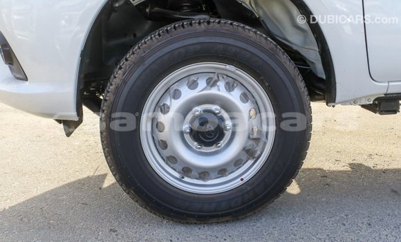 Buy Import Toyota Hilux White Car in Import - Dubai in A'ana Buy Import Toyota Hilux White Car in Import - Dubai in A'ana