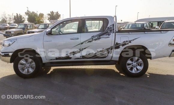 Buy Import Toyota Hilux White Car in Import - Dubai in A'ana Buy Import Toyota Hilux White Car in Import - Dubai in A'ana