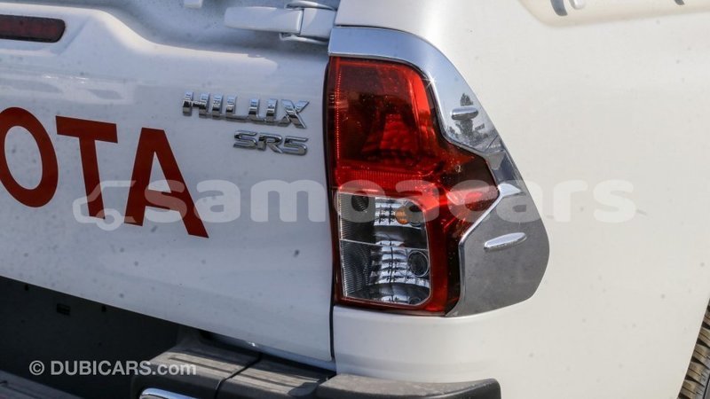 Big with watermark toyota hilux a ana import dubai 3990