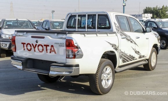 Buy Import Toyota Hilux White Car in Import - Dubai in A'ana Buy Import Toyota Hilux White Car in Import - Dubai in A'ana