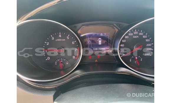 Acheter Import Voiture Kia Carnival Blanc à Import - Dubai, A'ana Acheter Import Voiture Kia Carnival Blanc à Import - Dubai, A'ana