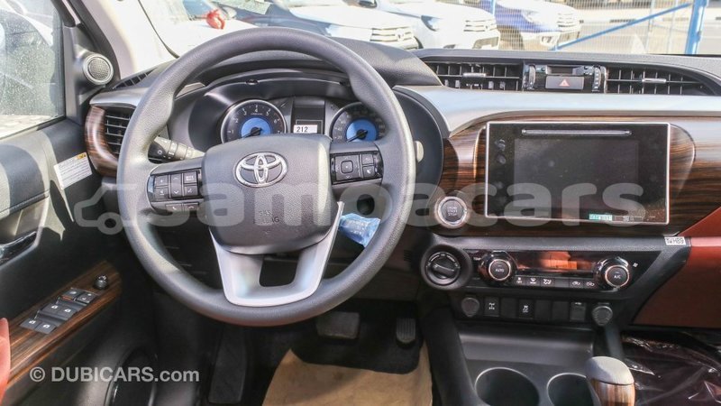 Big with watermark toyota hilux a ana import dubai 3996