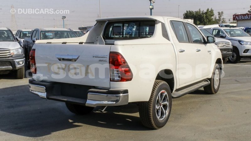 Big with watermark toyota hilux a ana import dubai 3996