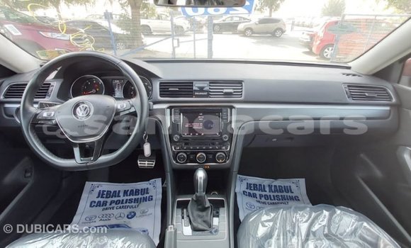 Acheter Import Voiture Volkswagen Passat Rouge à Import - Dubai, A'ana Acheter Import Voiture Volkswagen Passat Rouge à Import - Dubai, A'ana