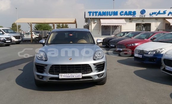 Acheter Import Voiture Porsche Macan Autre à Import - Dubai, A'ana