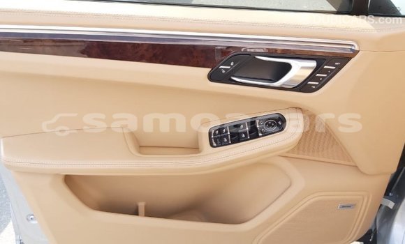 Acheter Import Voiture Porsche Macan Autre à Import - Dubai, A'ana Acheter Import Voiture Porsche Macan Autre à Import - Dubai, A'ana
