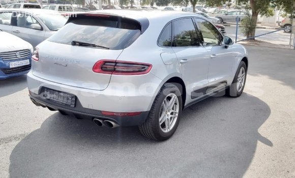 Acheter Import Voiture Porsche Macan Autre à Import - Dubai, A'ana Acheter Import Voiture Porsche Macan Autre à Import - Dubai, A'ana