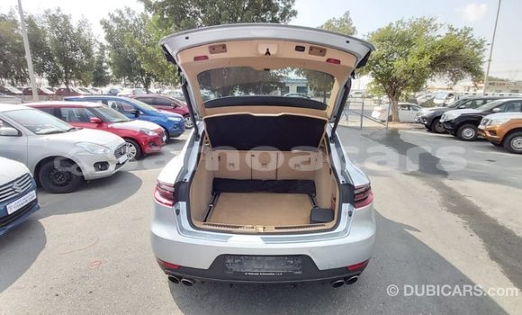 Acheter Import Voiture Porsche Macan Autre à Import - Dubai, A'ana Acheter Import Voiture Porsche Macan Autre à Import - Dubai, A'ana