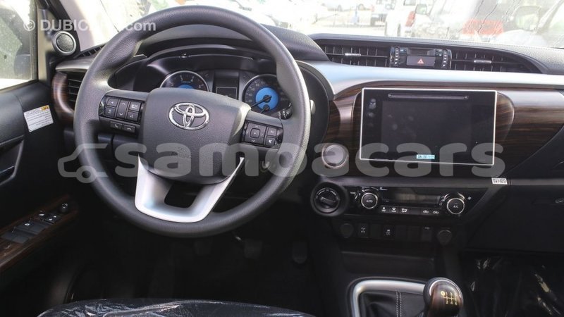 Big with watermark toyota hilux a ana import dubai 4005