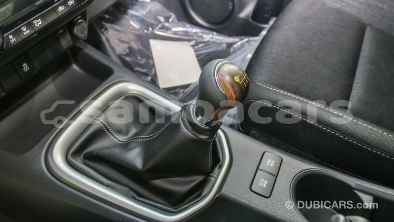 Big with watermark toyota hilux a ana import dubai 4005