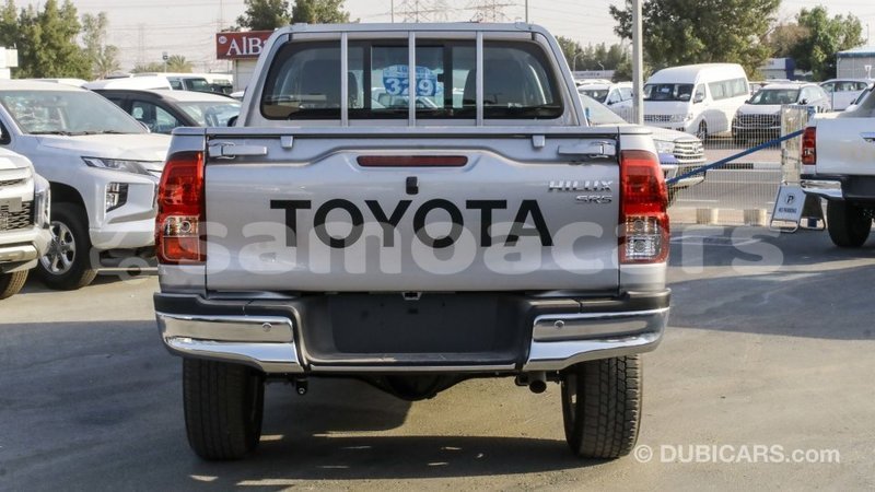 Big with watermark toyota hilux a ana import dubai 4005