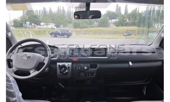 Acheter Import Voiture Toyota Hiace Blanc à Import - Dubai, A'ana Acheter Import Voiture Toyota Hiace Blanc à Import - Dubai, A'ana