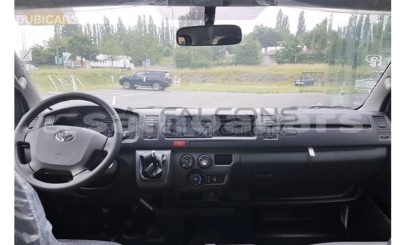 Acheter Import Voiture Toyota Hiace Blanc à Import - Dubai, A'ana Acheter Import Voiture Toyota Hiace Blanc à Import - Dubai, A'ana