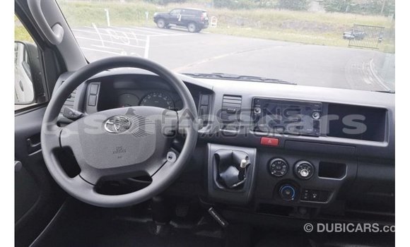 Acheter Import Voiture Toyota Hiace Blanc à Import - Dubai, A'ana Acheter Import Voiture Toyota Hiace Blanc à Import - Dubai, A'ana