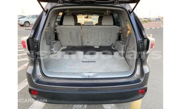 Acheter Import Voiture Toyota Highlander Autre à Import - Dubai, A'ana Acheter Import Voiture Toyota Highlander Autre à Import - Dubai, A'ana
