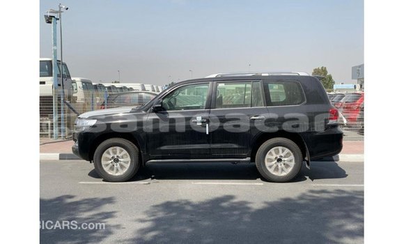 Acheter Import Voiture Toyota Land Cruiser Noir à Import - Dubai, A'ana Acheter Import Voiture Toyota Land Cruiser Noir à Import - Dubai, A'ana