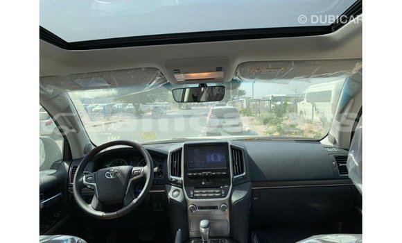 Acheter Import Voiture Toyota Land Cruiser Noir à Import - Dubai, A'ana Acheter Import Voiture Toyota Land Cruiser Noir à Import - Dubai, A'ana