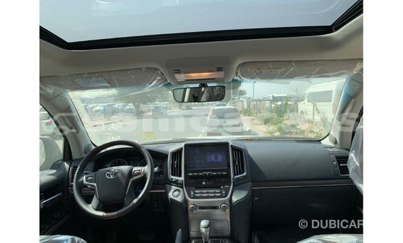 Acheter Import Voiture Toyota Land Cruiser Noir à Import - Dubai, A'ana Acheter Import Voiture Toyota Land Cruiser Noir à Import - Dubai, A'ana