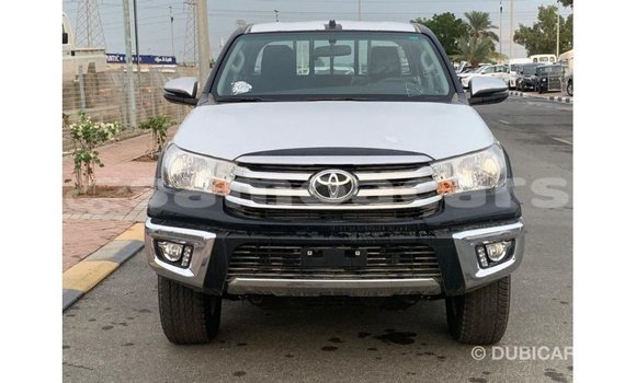 Acheter Import Voiture Toyota Hilux Noir à Import - Dubai, A'ana Acheter Import Voiture Toyota Hilux Noir à Import - Dubai, A'ana