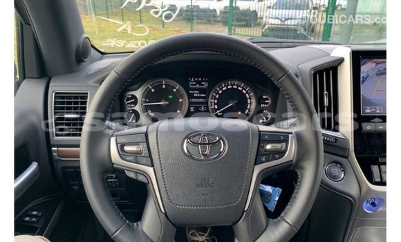 Acheter Import Voiture Toyota Land Cruiser Noir à Import - Dubai, A'ana Acheter Import Voiture Toyota Land Cruiser Noir à Import - Dubai, A'ana