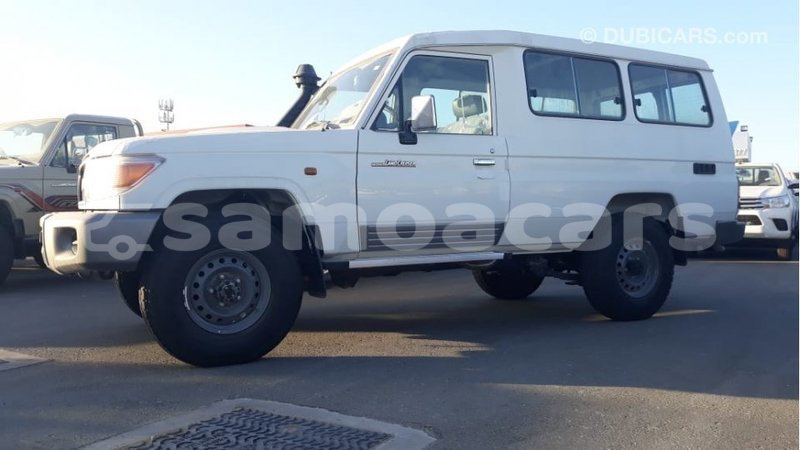 Big with watermark toyota land cruiser a ana import dubai 4056