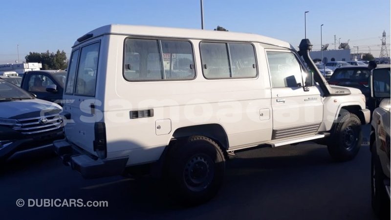 Big with watermark toyota land cruiser a ana import dubai 4056