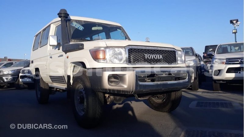 Big with watermark toyota land cruiser a ana import dubai 4056