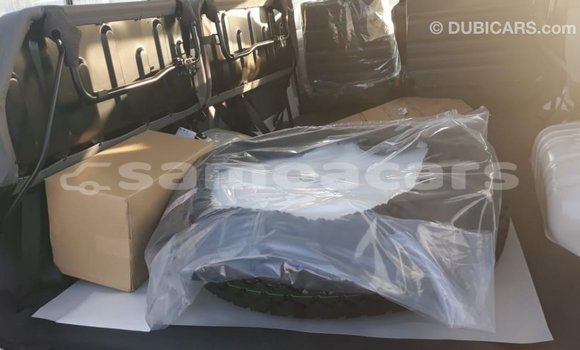 Acheter Import Voiture Toyota Land Cruiser Blanc à Import - Dubai, A'ana Acheter Import Voiture Toyota Land Cruiser Blanc à Import - Dubai, A'ana