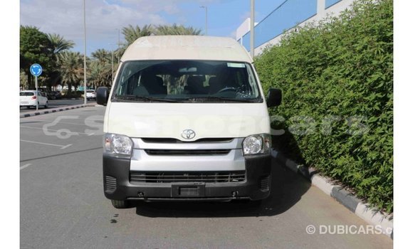 Acheter Import Voiture Toyota Hiace Blanc à Import - Dubai, A'ana Acheter Import Voiture Toyota Hiace Blanc à Import - Dubai, A'ana