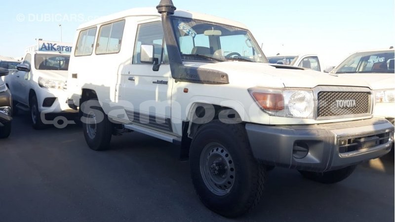 Big with watermark toyota land cruiser a ana import dubai 4056