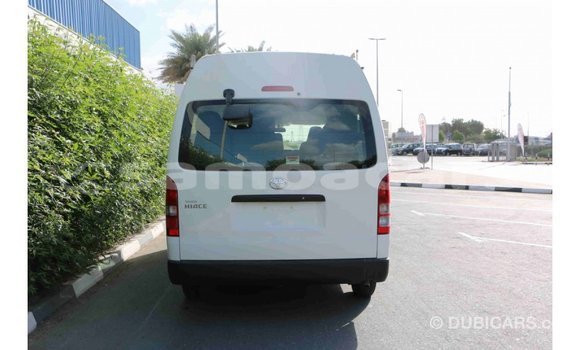 Acheter Import Voiture Toyota Hiace Blanc à Import - Dubai, A'ana Acheter Import Voiture Toyota Hiace Blanc à Import - Dubai, A'ana