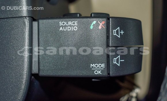 Acheter Import Voiture Renault Duster Blanc à Import - Dubai, A'ana Acheter Import Voiture Renault Duster Blanc à Import - Dubai, A'ana