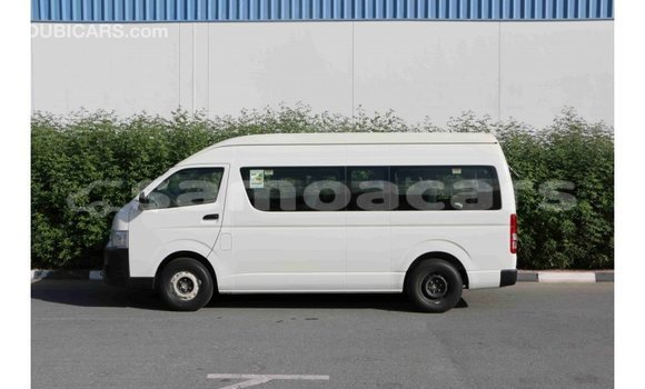 Acheter Import Voiture Toyota Hiace Blanc à Import - Dubai, A'ana Acheter Import Voiture Toyota Hiace Blanc à Import - Dubai, A'ana