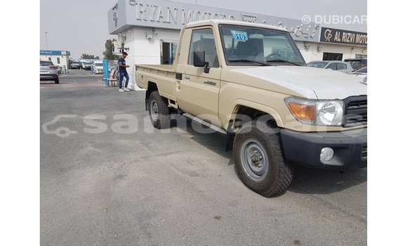 Buy Import Toyota Land Cruiser Beige Car in Import - Dubai in A'ana Buy Import Toyota Land Cruiser Beige Car in Import - Dubai in A'ana
