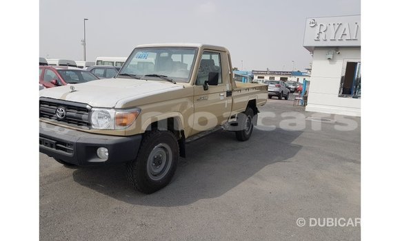 Buy Import Toyota Land Cruiser Beige Car in Import - Dubai in A'ana Buy Import Toyota Land Cruiser Beige Car in Import - Dubai in A'ana