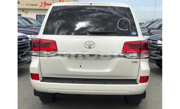 Buy Import Toyota Land Cruiser White Car in Import - Dubai in A'ana Buy Import Toyota Land Cruiser White Car in Import - Dubai in A'ana