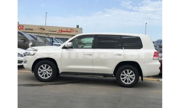 Buy Import Toyota Land Cruiser White Car in Import - Dubai in A'ana Buy Import Toyota Land Cruiser White Car in Import - Dubai in A'ana