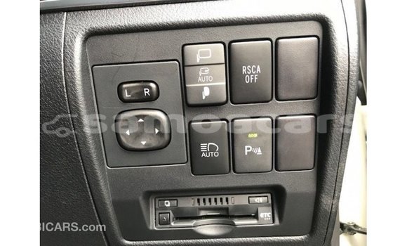 Buy Import Toyota Land Cruiser White Car in Import - Dubai in A'ana Buy Import Toyota Land Cruiser White Car in Import - Dubai in A'ana