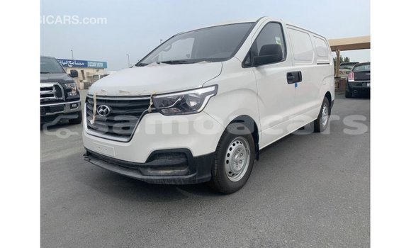 Buy Import Hyundai Cargo White Car in Import - Dubai in A'ana Buy Import Hyundai Cargo White Car in Import - Dubai in A'ana