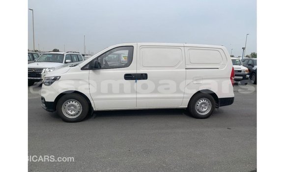 Buy Import Hyundai Cargo White Car in Import - Dubai in A'ana Buy Import Hyundai Cargo White Car in Import - Dubai in A'ana