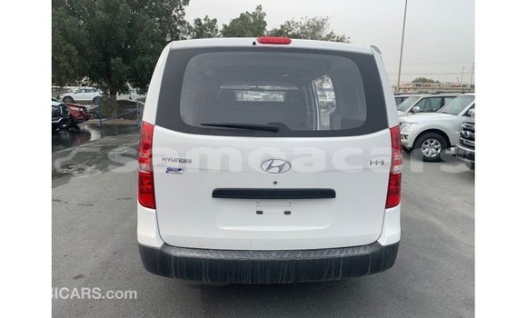 Buy Import Hyundai Cargo White Car in Import - Dubai in A'ana Buy Import Hyundai Cargo White Car in Import - Dubai in A'ana
