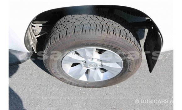 Acheter Import Voiture Toyota Hilux Noir à Import - Dubai, A'ana Acheter Import Voiture Toyota Hilux Noir à Import - Dubai, A'ana