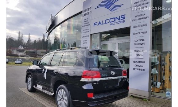 Acheter Import Voiture Toyota Land Cruiser Noir à Import - Dubai, A'ana Acheter Import Voiture Toyota Land Cruiser Noir à Import - Dubai, A'ana