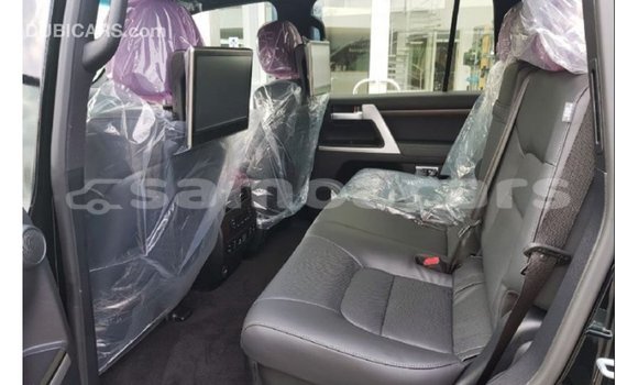 Acheter Import Voiture Toyota Land Cruiser Noir à Import - Dubai, A'ana Acheter Import Voiture Toyota Land Cruiser Noir à Import - Dubai, A'ana