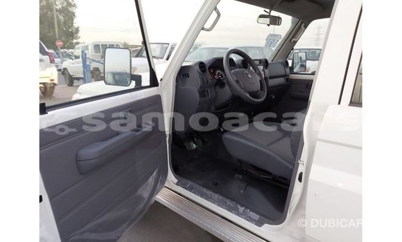 Buy Import Toyota Land Cruiser White Car in Import - Dubai in A'ana Buy Import Toyota Land Cruiser White Car in Import - Dubai in A'ana