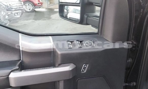 Acheter Import Voiture Ford V8 Noir à Import - Dubai, A'ana Acheter Import Voiture Ford V8 Noir à Import - Dubai, A'ana