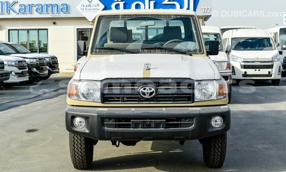 Acheter Import Voiture Toyota Land Cruiser Beige à Import - Dubai, A'ana Acheter Import Voiture Toyota Land Cruiser Beige à Import - Dubai, A'ana