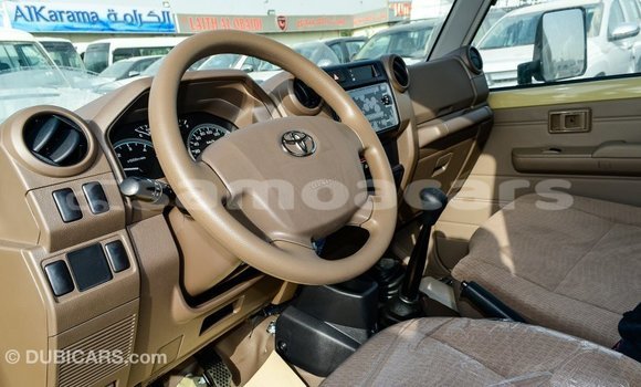 Acheter Import Voiture Toyota Land Cruiser Beige à Import - Dubai, A'ana Acheter Import Voiture Toyota Land Cruiser Beige à Import - Dubai, A'ana