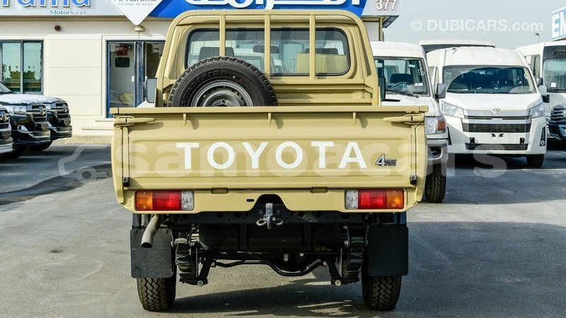 Big with watermark toyota land cruiser a ana import dubai 4096